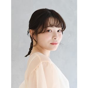 大人かわいい二段三つ編みアレンジ