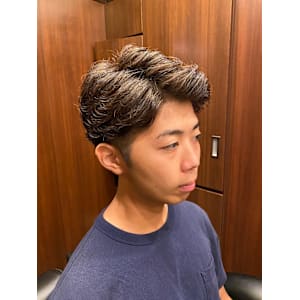 2ブロックパートスタイル　床屋　理容室　五反田