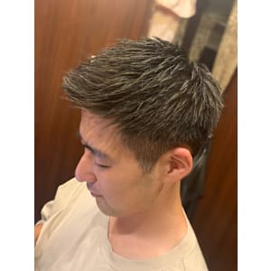 ハサミで作る前上げベリーショート