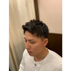 束感ツーブロックショート《五反田／理容室/バーバー/ビジネス