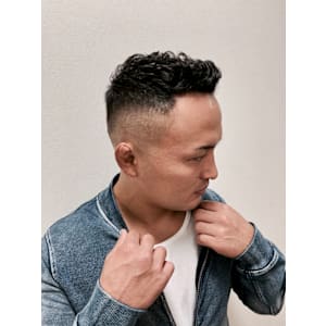 スキンフェード《五反田／理容室/バーバー/ビジネス》