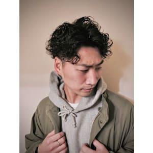 外ハネパーマスタイル