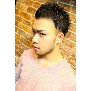 大人の男らしさが漂うワイルドツーブロック