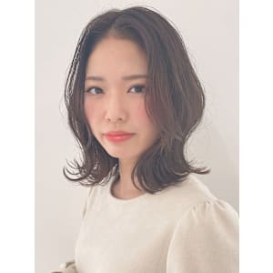 外ハネくびれボブ