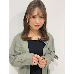 おくれ毛で小顔に♪ミディアムワンカー