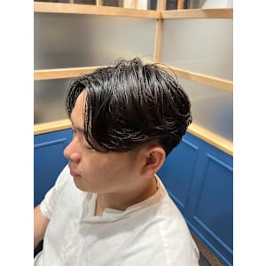 ニュアンスパーマ×センターパート