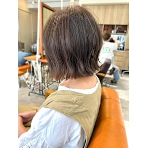 くびれボブ×グレージュカラー