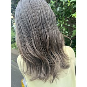 ミルクティーベージュ、グレージュ　tiptop目白