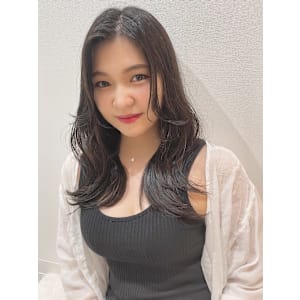 黒髪ゆるウェーブヘア