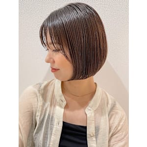 艶感切りっぱなしボブ