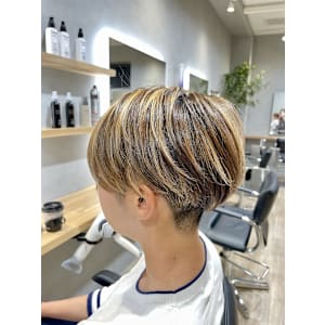 20代/30代/ハイライト/刈り上げ/センターパート