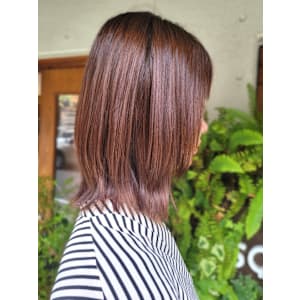 ボブウルフ　外ハネボブ　ブラウンベージュカラー　20代30代