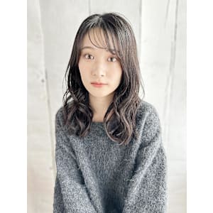 透けバングのセミウェットのヨシンモリスタイル