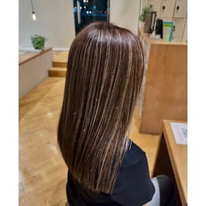 ストレートハイライトカラー