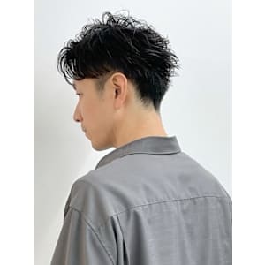 刈り上げショート　ダウンパーマ　ニュアンスパーマ