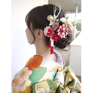 着物アレンジ　上品シニヨンアレンジ　つまみ細工　お花