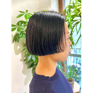日日 hair salon×前上がりボブ