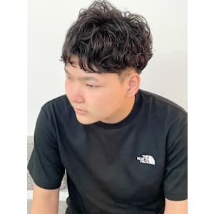 ナチュラルパーマ　ダウンパーマ　束感ワックススタイリング