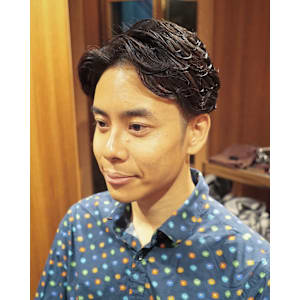 センターパート　メンズ　理容室　バーバー
