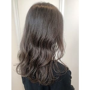 オリーブベージュ