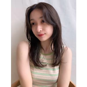 レイヤーカット  センターパート　小顔カット　顔周りレイヤー