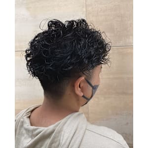 大人の刈り上げパーマ