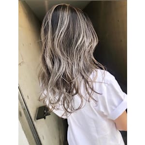 外国人風バレイヤージュ、ハイライトカラー、シャドールーツ