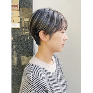 大人ハイライト/ショートヘア/アッシュカラー30代40代