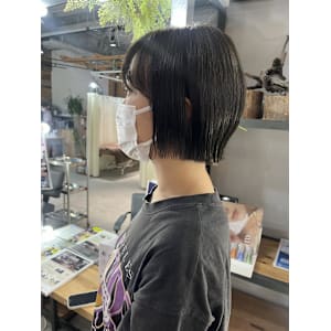 オリーブグレージュ