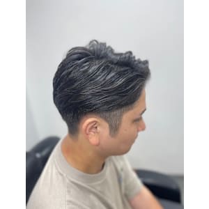 大人っぽさ抜群！ナチュラル７：３スタイル