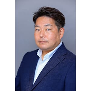 ふんわり盛り髪・清潔感ビジネススタイル　アレンジ七三