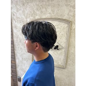 センターパート×パーマ