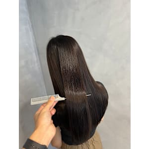 梅雨を乗り切る縮毛矯正