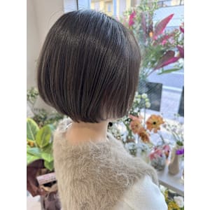 ショートボブ/アッシュオリーブ/アースカラー/ニュアンスカラ