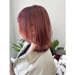 ウルフカット/くびれレイヤー/顔回りレイヤ/ハイトーンカラー