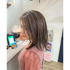 ブリーチデザインカラーダブルカラーハイライトカーキボブカット