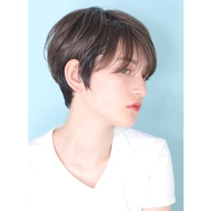 40代デザインカラーオリーブベージュ小顔レイヤーカット - INCEPTION  GINZA 銀座【インセプション】掲載中