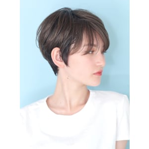 40代デザインカラーオリーブベージュ小顔レイヤーカット - INCEPTION  GINZA 銀座【インセプション】掲載中