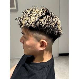 スキンフェード/ハイライト/ツイスパ/刈り上げ/パーマ