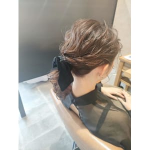 ふわふわポニーテールアレンジ