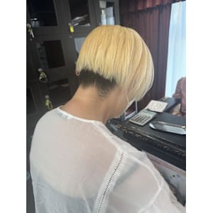 白髪ぼかし抜きっぱなしブリーチ【錦糸町北口】