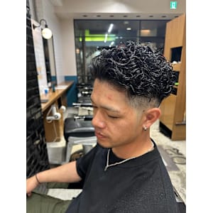 スキンフェード、パーマ【SHIFT】