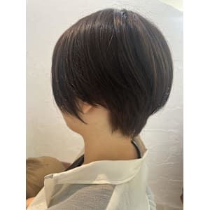 大人暗髪ショート