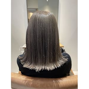 ハイトーンミルクティーベージュ