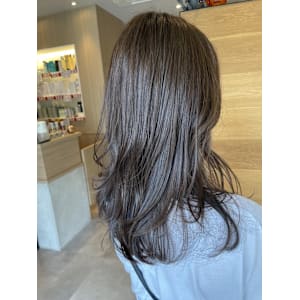 アッシュグレージュ