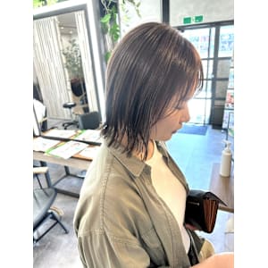 ツヤツヤグレージュ