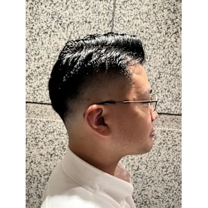 銀座　理容室　スキンフェード　七三スタイル