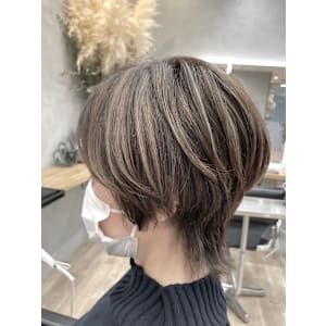 G 白髪ぼかしハイライト/ショート