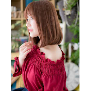 大人かわいいツヤ髪ピンクベージュ前下がり　ヘルシースタイル