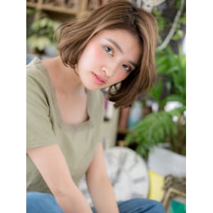 抜け感…外国人風ハイライトカラー小顔ボブ　ボブパーマ